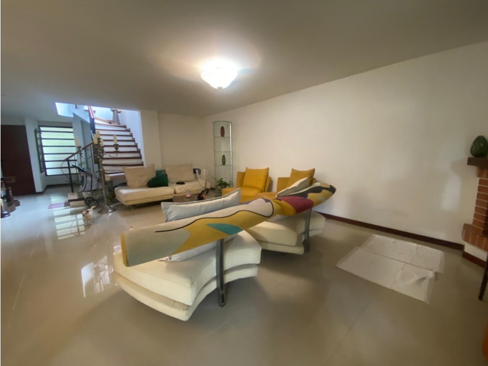 VENDO CASA EN LAS LOMAS DE ENVIGADO — foto 3