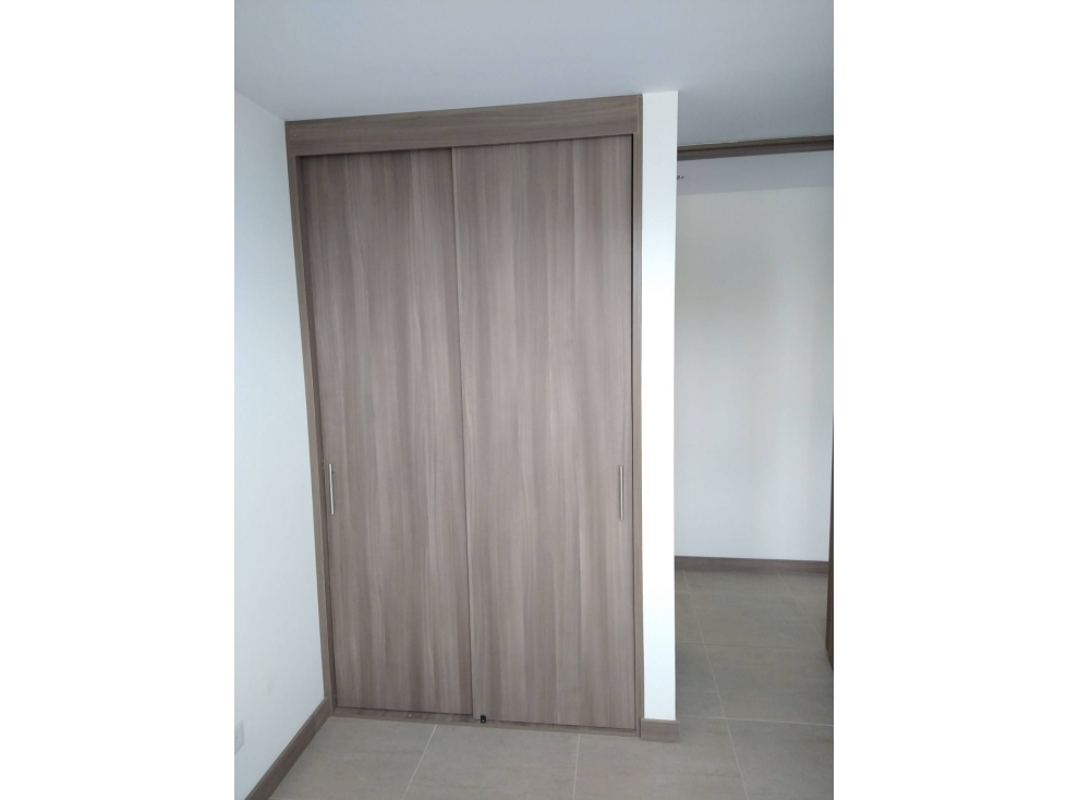 VENDO APARTAMENTO CERCA AL PARQUE DE LAS CHIMENEAS