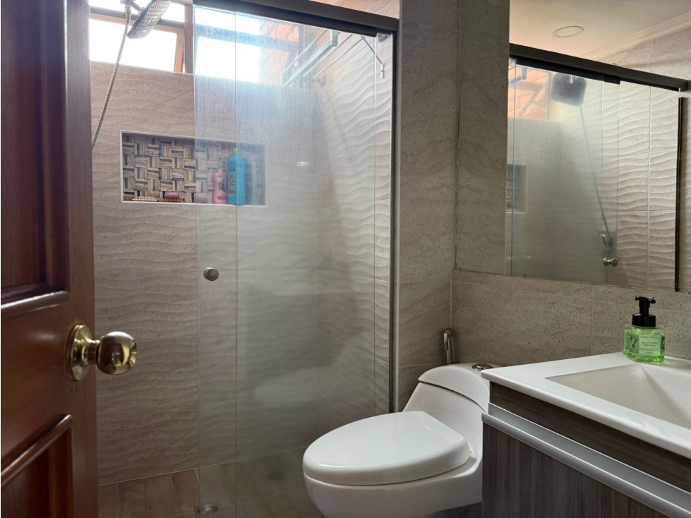 VENDO APARTAMENTO EN LA LOMA DEL TESORO — foto 6