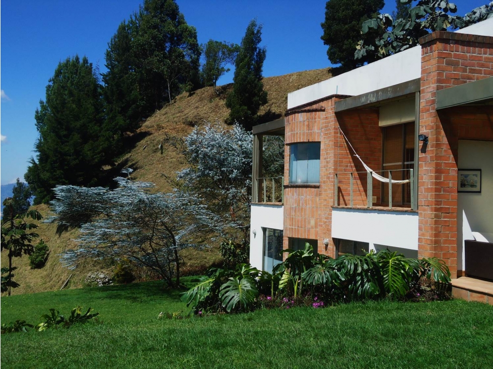 VENDO CASA EN LA VÍA LAS PALMAS — foto 2