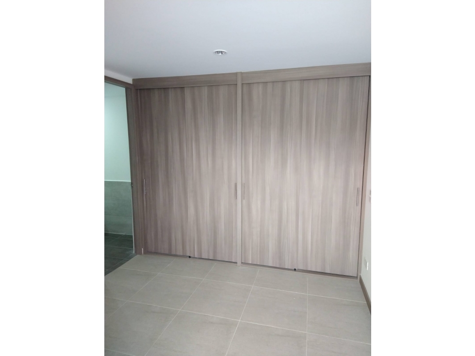 VENDO APARTAMENTO CERCA AL PARQUE DE LAS CHIMENEAS — foto 3