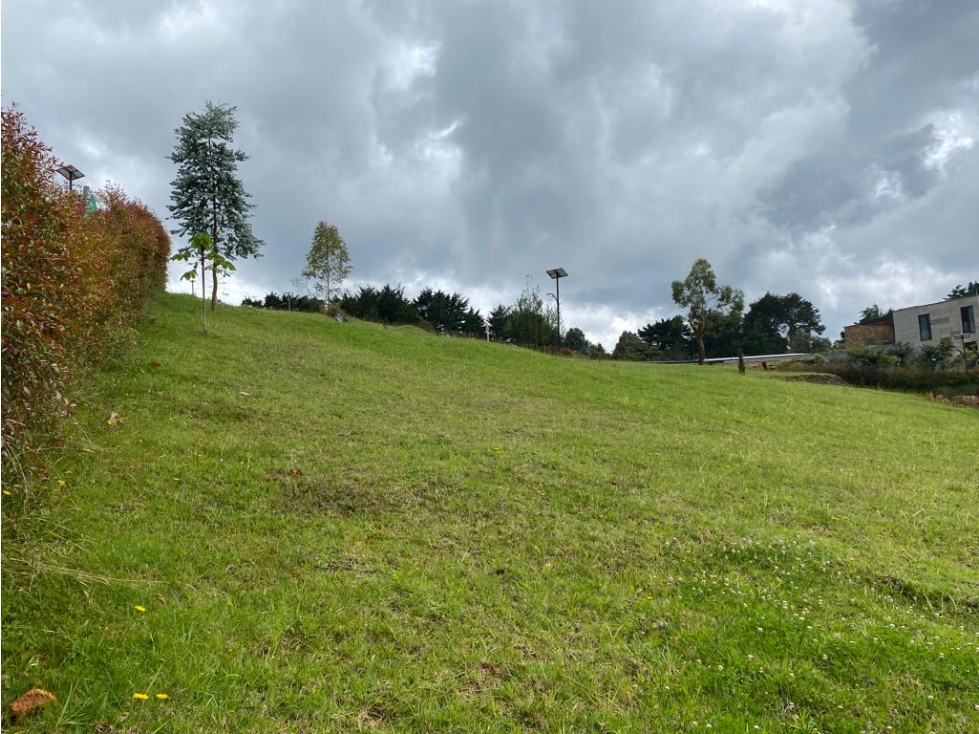 VENDO LOTE EN EL ALTO