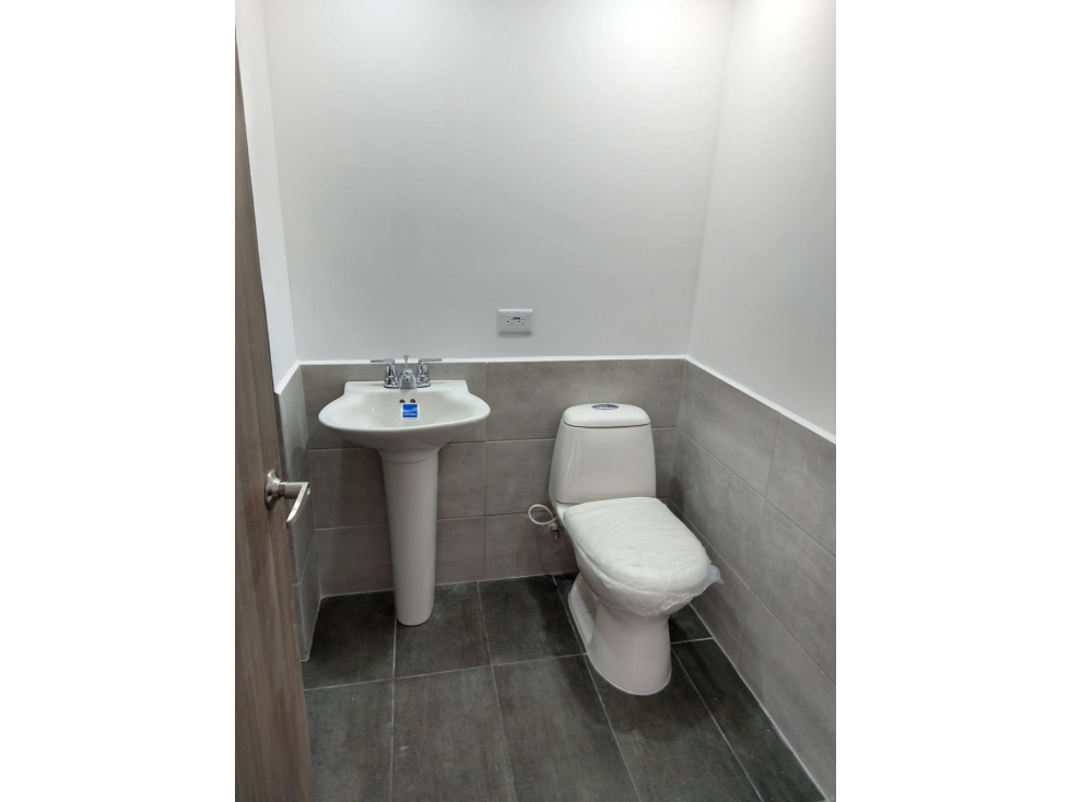 VENDO APARTAMENTO CERCA AL PARQUE DE LAS CHIMENEAS — foto 6
