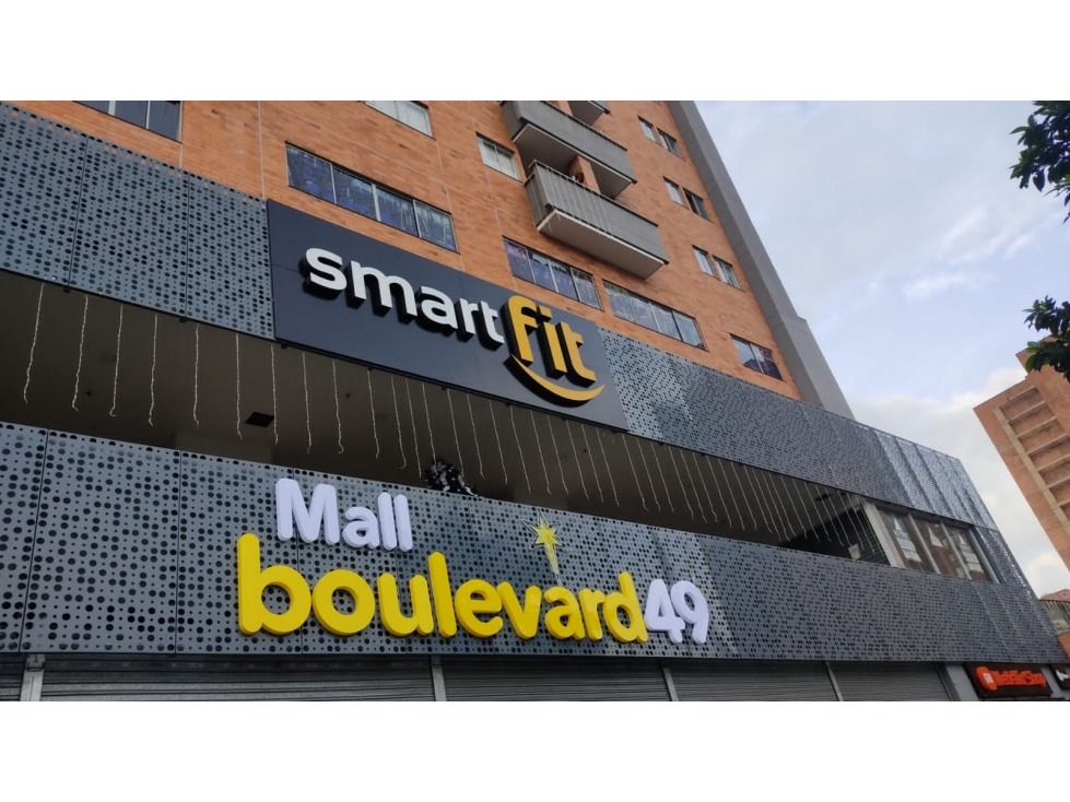 EXCELENTE Local al pie del Tranvía EN PLENO CENTRO DE MEDELLIN — foto 3
