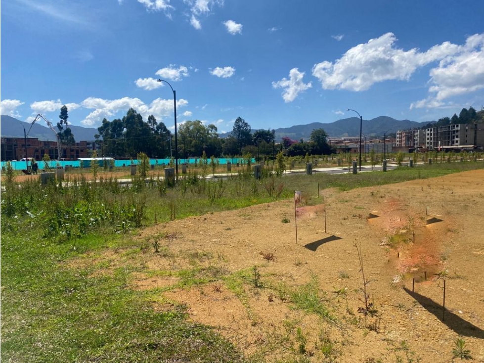 VENDO LOTE EN URBANIZACION ABIERTA EN LA CEJA - 1