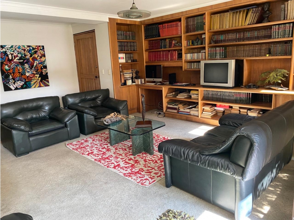 VENDO APARTAMENTO EN LA PARTE BAJA DE EL POBLADO