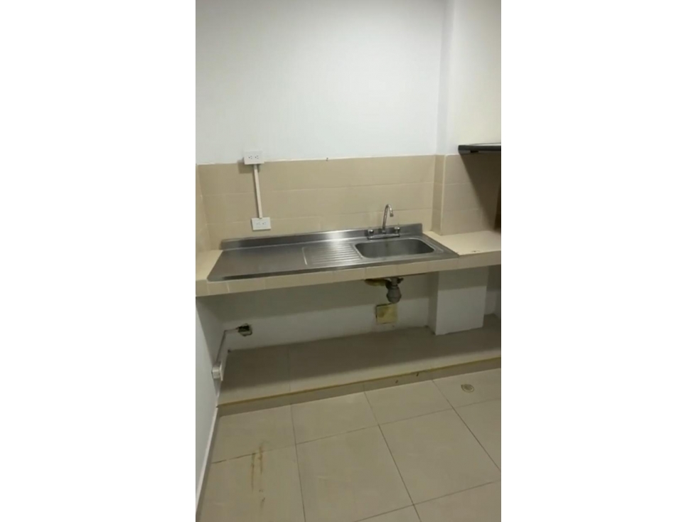 ARRIENDO OFICINA EN EL BOSQUE — foto 6