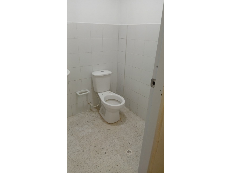 ARRIENDO EXCELENTE LOCAL EN BRUSELAS — foto 4