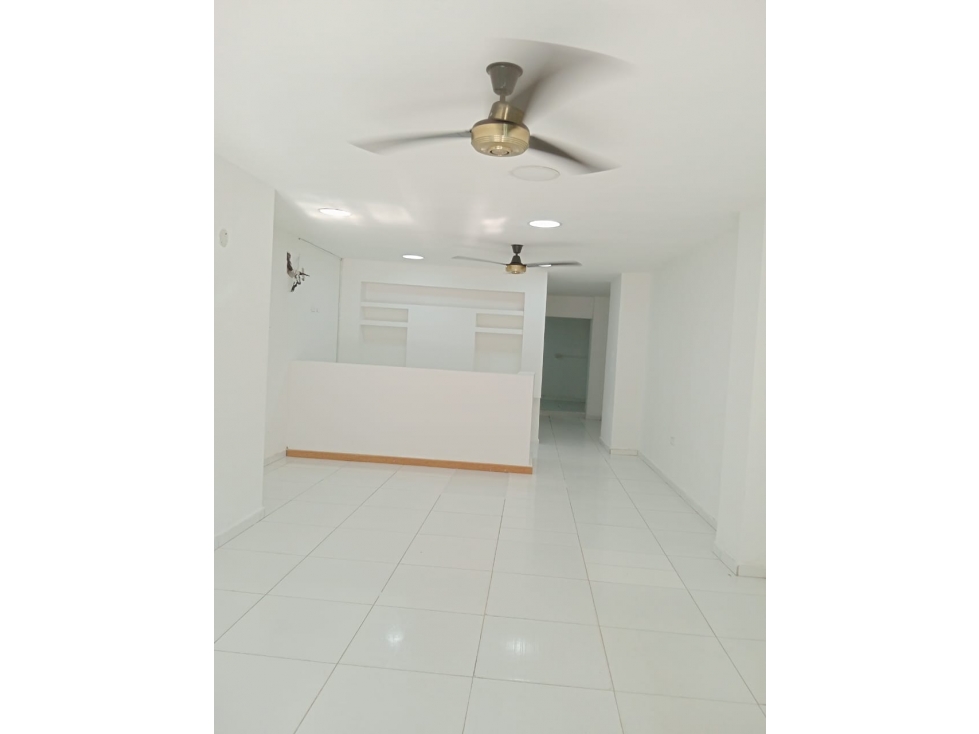 LOCAL EN VENTA BLAS DE LEZO - CARTAGENA