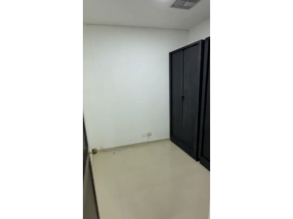 ARRIENDO OFICINA EN EL BOSQUE — foto 5