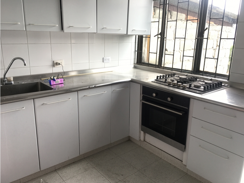 CASA EN VENTA BIEN UBICADA EN LA ALTA LEONORA