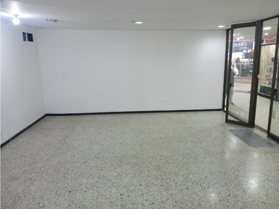 LOCAL EN VENTA CENTRO - 4