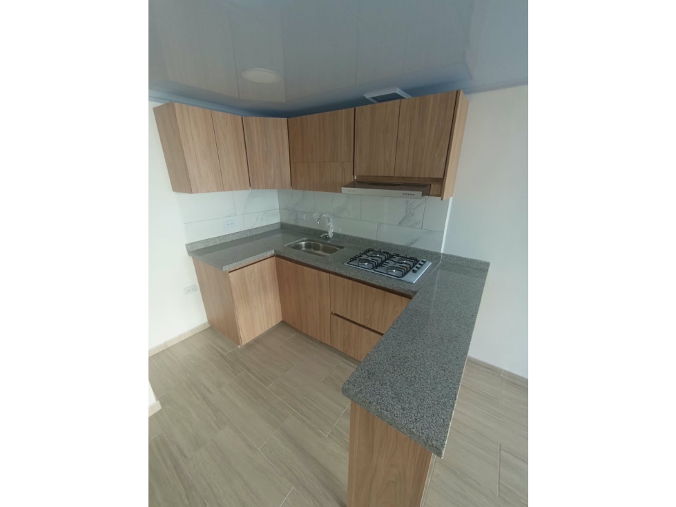 Se arrienda apartamento en la Enea 1 piso — foto 3