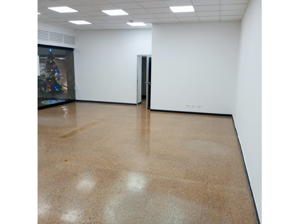 ARRIENDO LOCAL SECTOR CENTRO — foto 2