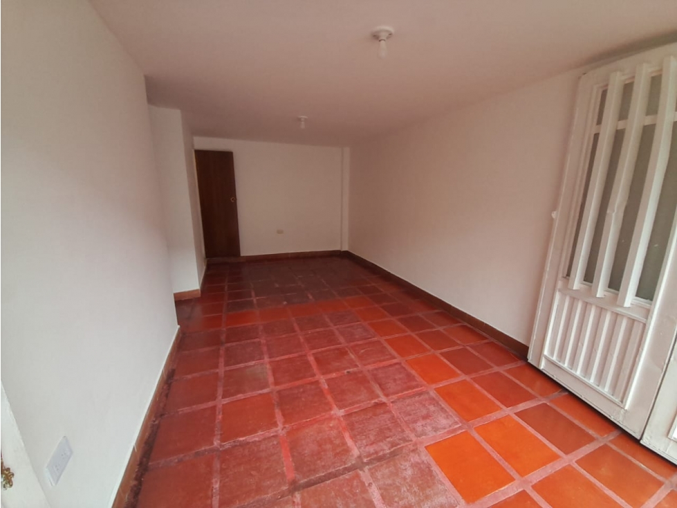 ARRIENDO LOCAL SECTOR ALTA SUIZA - 5