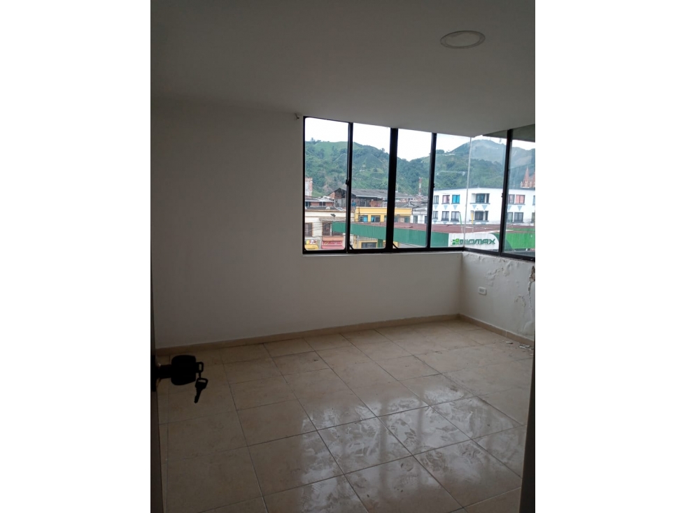 VENTA AMPLIO APARTAMENTO EN CHINCHINA