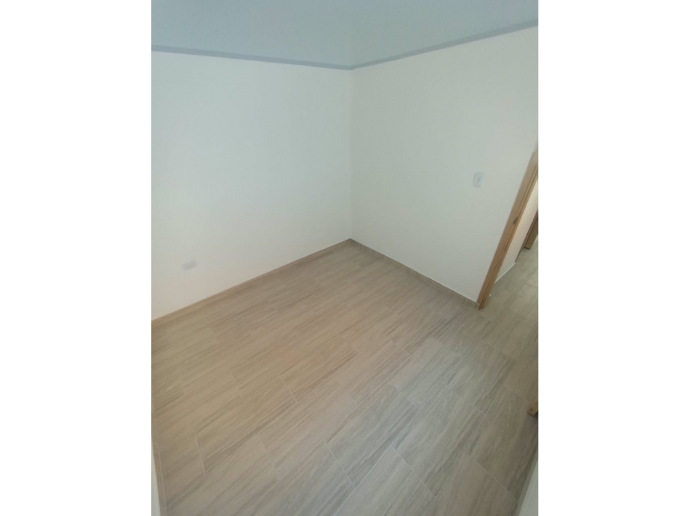 Se arrienda apartamento en la Enea 2 piso — foto 6