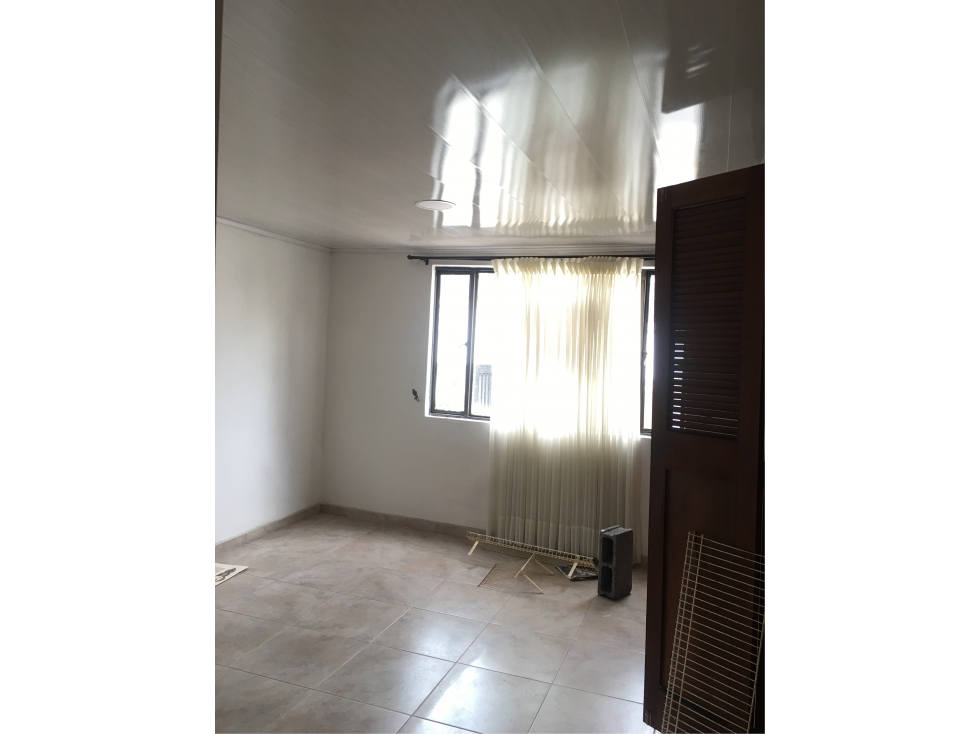 CASA EN VENTA BIEN UBICADA EN LA ALTA LEONORA — foto 6