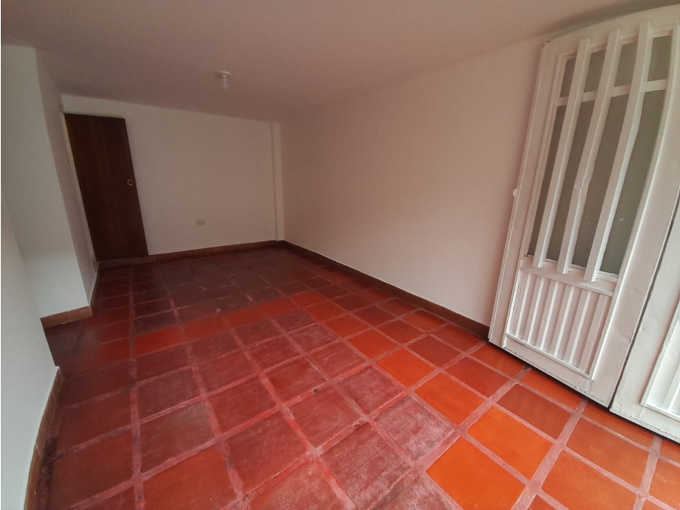 ARRIENDO LOCAL SECTOR ALTA SUIZA - 6