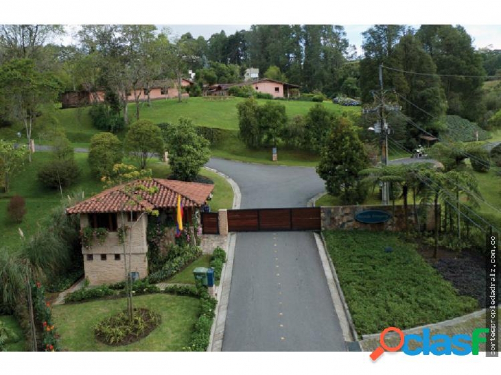 Venta lote Unidad Cerrada Valle alto