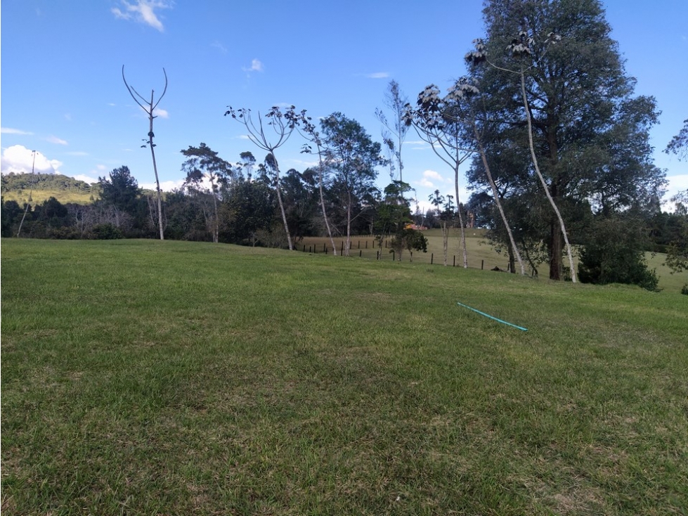 Lote venta alto de las palmas unidad cerrada — foto 2