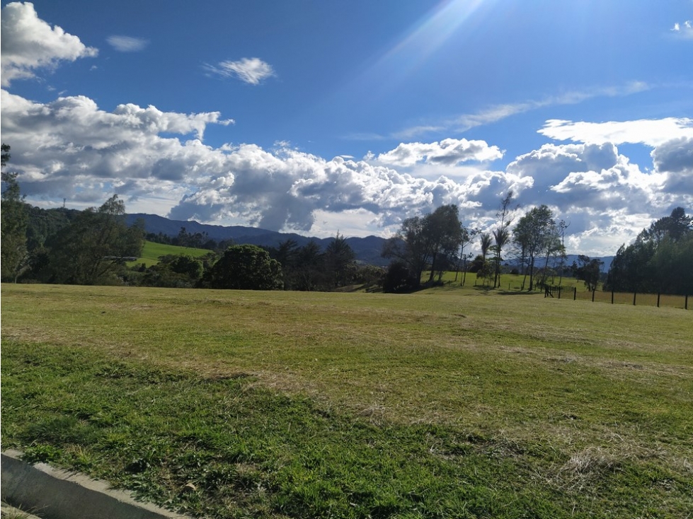 Lote venta alto de las palmas unidad cerrada — foto 3