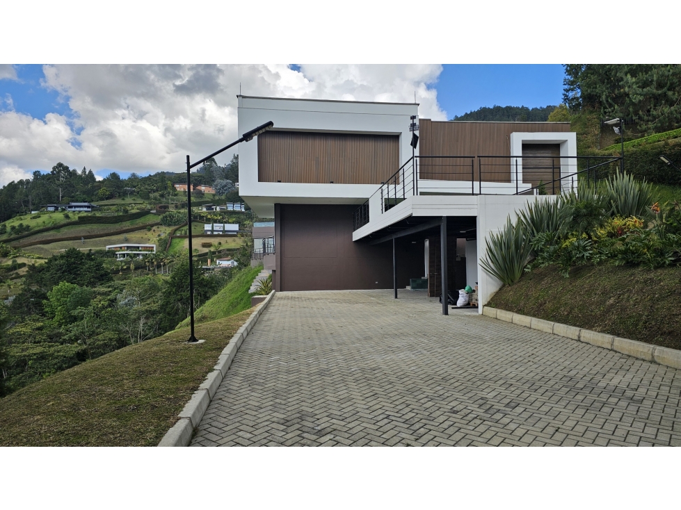 Venta casa Las palmas, Envigado, vista a la ciudad, Nueva