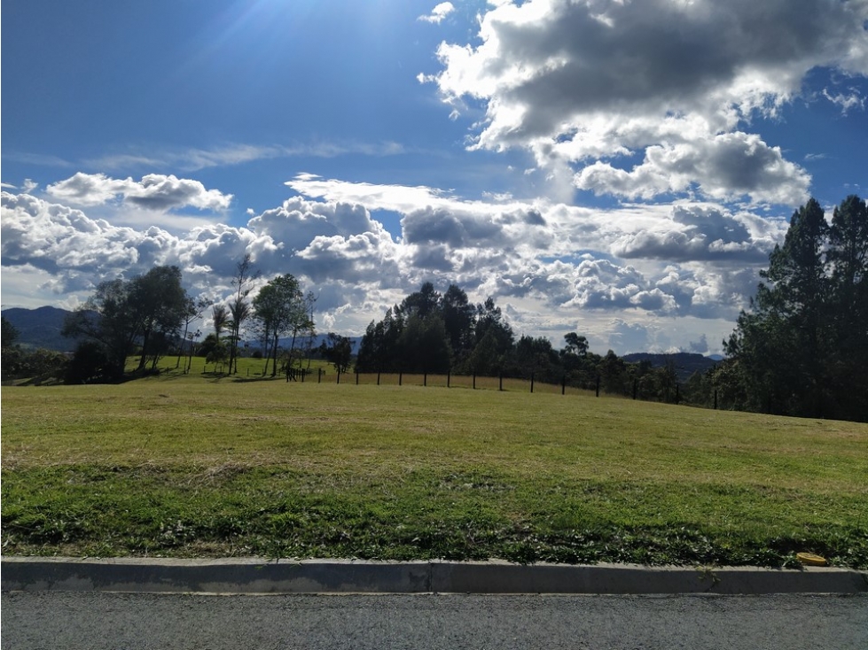 Lote venta alto de las palmas unidad cerrada — foto 5