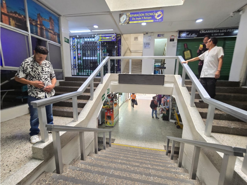 Venta de Lacal en el centro, cerca parque Berrio, plaza Botero