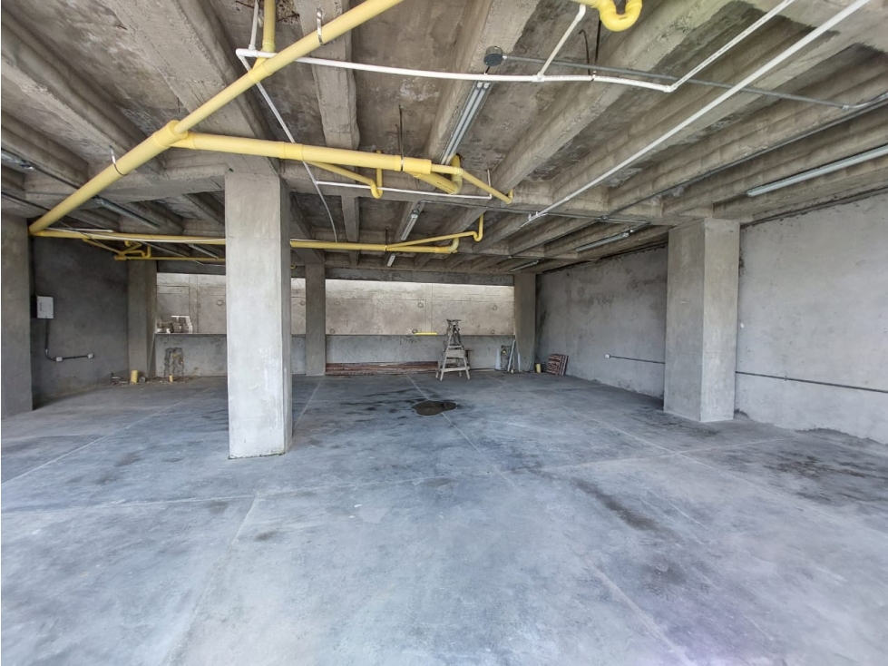 LOCAL COMERCIAL EN ARRIENDO B/ SANTA ELENA 3 - 4
