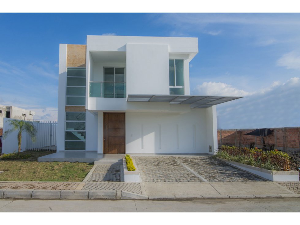 CASAS SOBRE PLANOS EN CONJUNTO CERRADO EXCLUSIVO