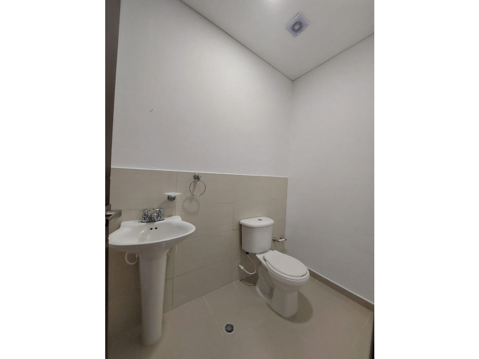 OFICINA + PARQUEADERO EN VENTA SEXTA AVENIDA - 3