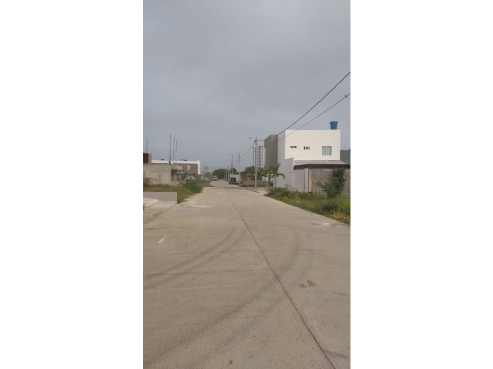 LOTE CON AREA DE 12 X 20 EN BARRIO ROSENDO GARCES - 1