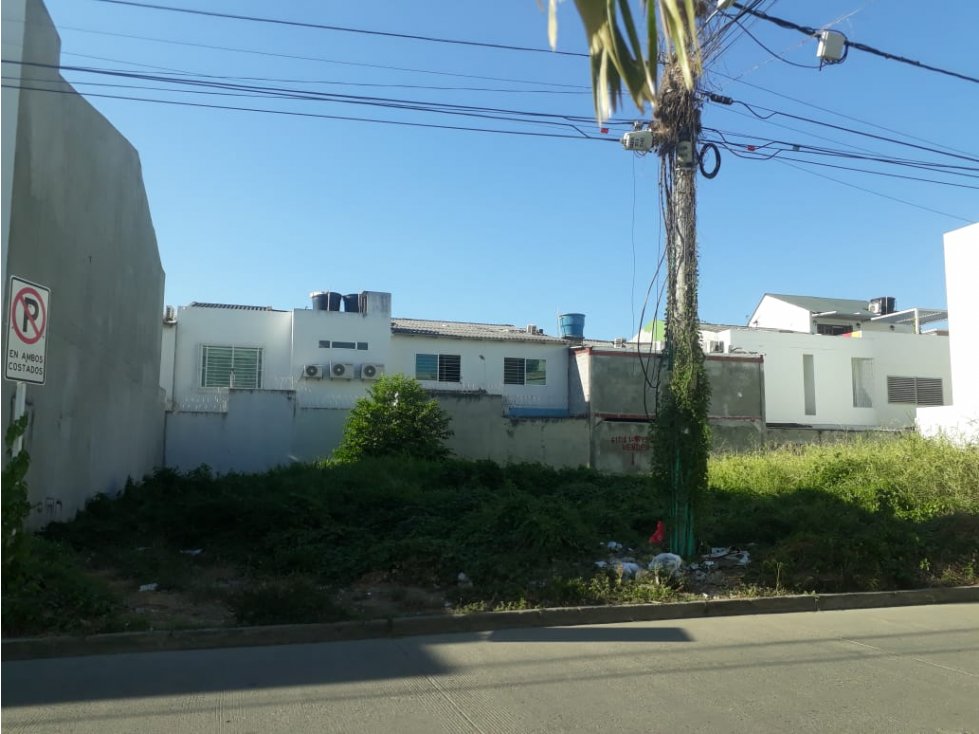 VENDE LOTE CERCA DE ALAMEDAS AREA DE 180m2