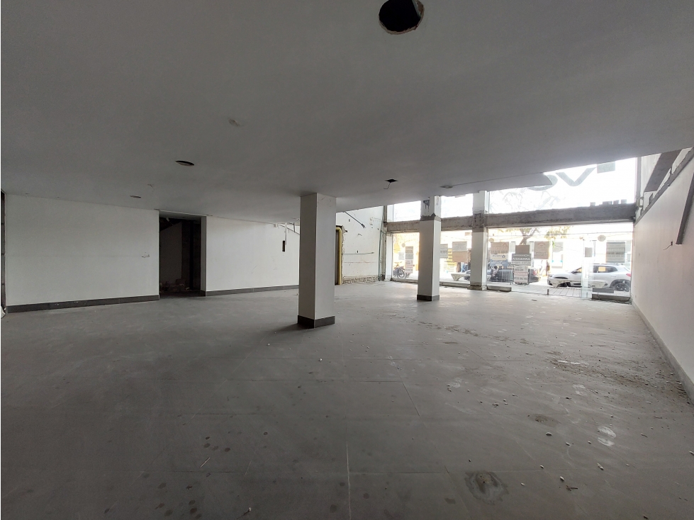 LOCAL COMERCIAL EN ARRIENDO - CENTRO - 6