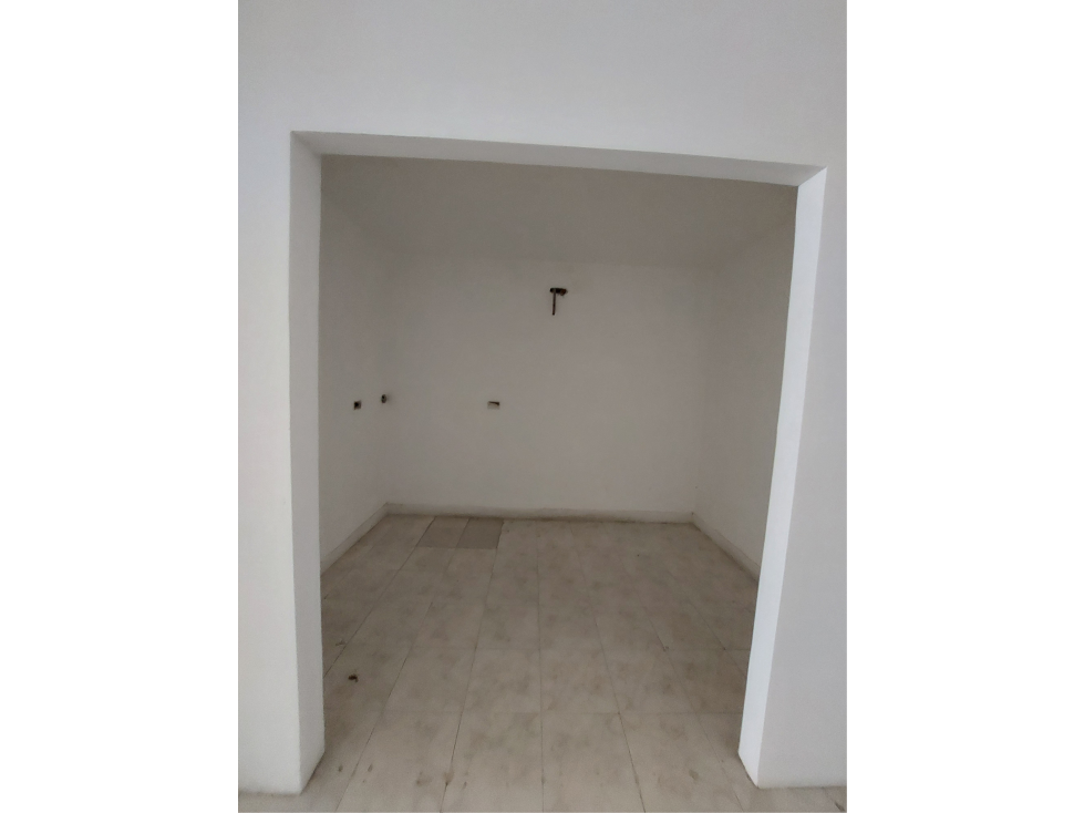 LOCAL COMERCIAL EN ARRIENDO - CENTRO - 5