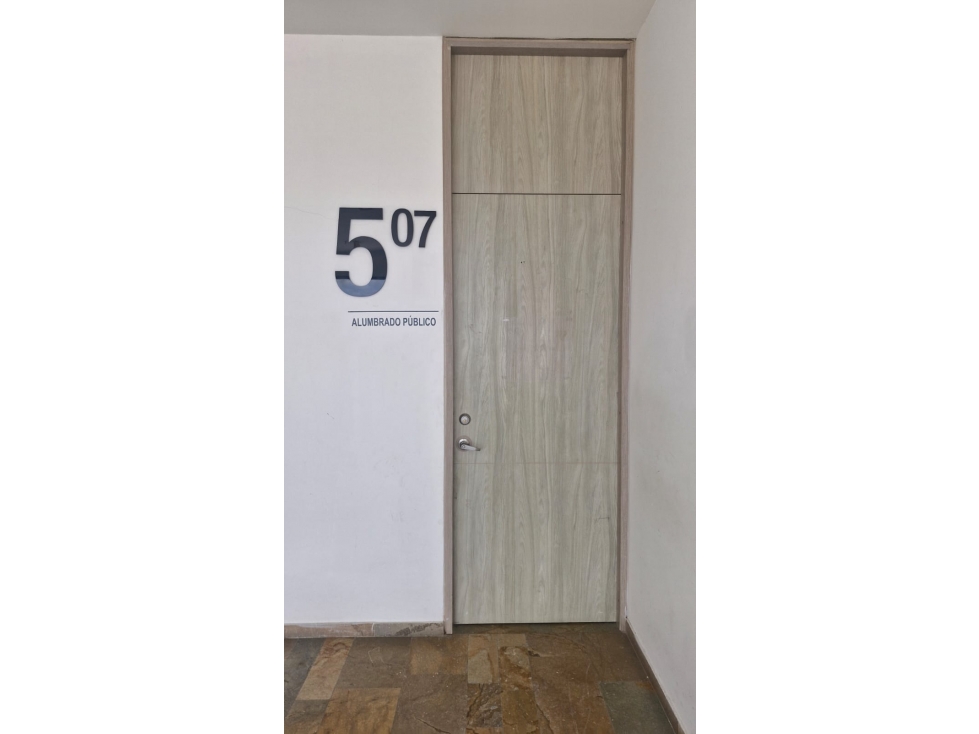 OFICINA EN ARRIENDO O VENTA EN PLACE MALL - 2