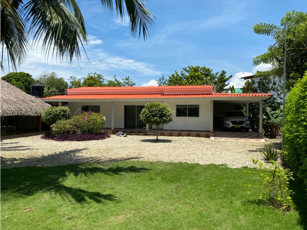 VENDE HERMOSA CASA CAMPESTRE CERCA AL SABANAL