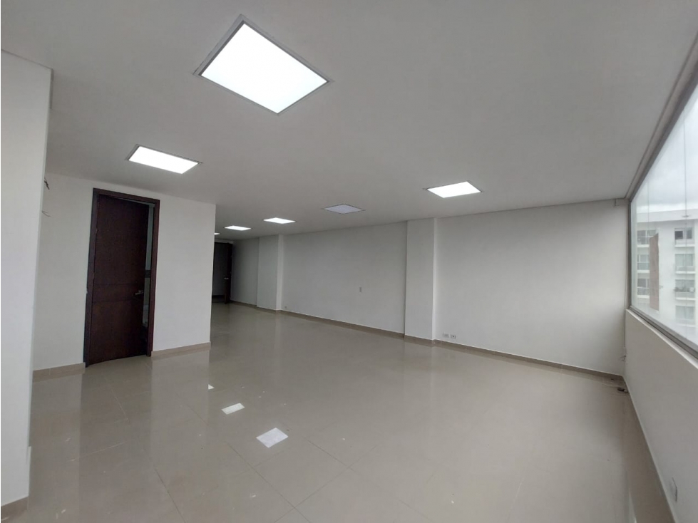OFICINA + PARQUEADERO EN VENTA SEXTA AVENIDA - 6