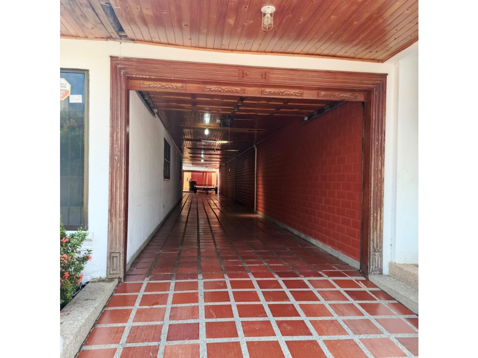 CASA EN ARRIENDO EN CASTELLANA - 2