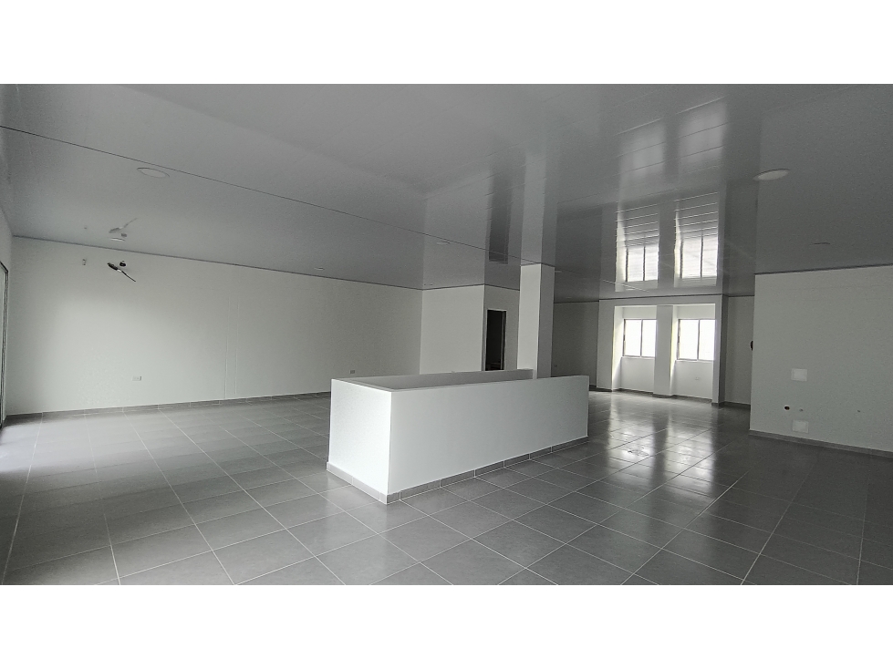 LOCAL COMERCIAL EN ARRIENDO CERCA A LA CIRCUNVALAR - FLORESTA - 3