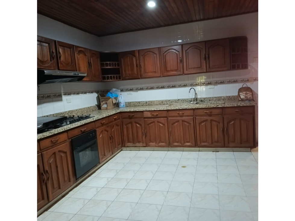 CASA EN ARRIENDO EN CASTELLANA - 6