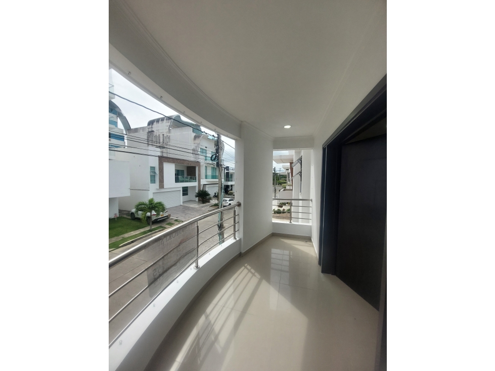 APARTAMENTO BIFAMILIAR EN ARRIENDO 2º PISO - CASTELLANA — foto 3