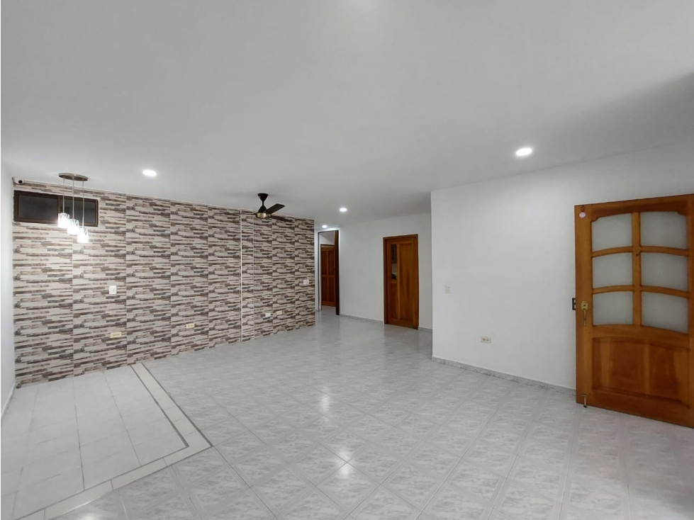 VENDE CASA BIFAMILIAR EN 1ER PISO B/ PASATIEMPO