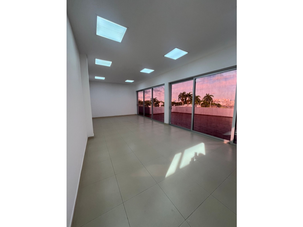 EDIFICIO EN ARRIENDO CERCA A LA CIRCUNVALAR - 4