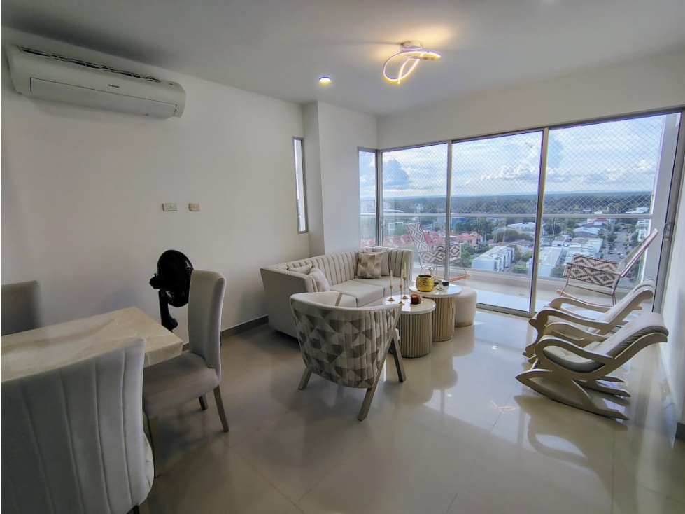 SE VENDE APARTAMENTO AMPLIO EN LA CASTELLANA — foto 4