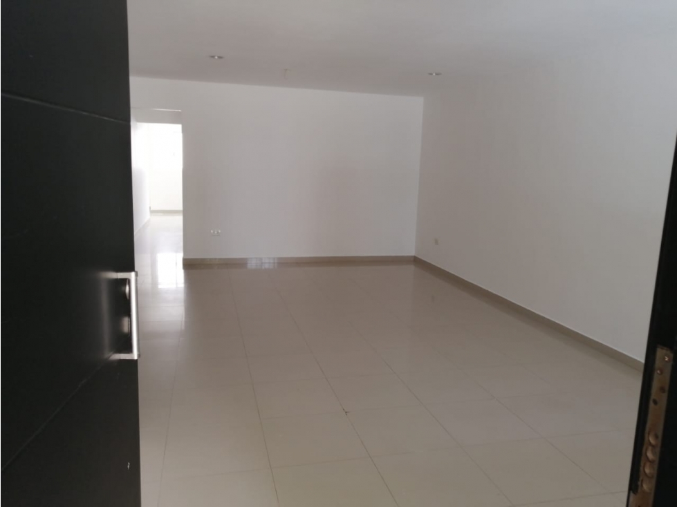 VENDE CASA DE UN PISO EN MONTEVERDE
