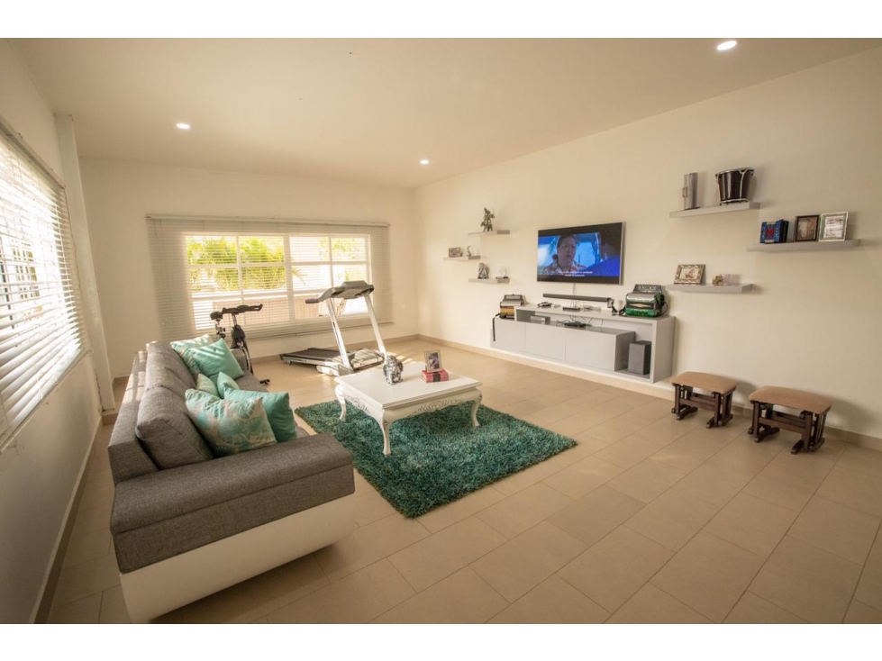 VENDE O ARRIENDA CASA CAMPESTRE DE 1 HECTAREA DE TERRENO — foto 4