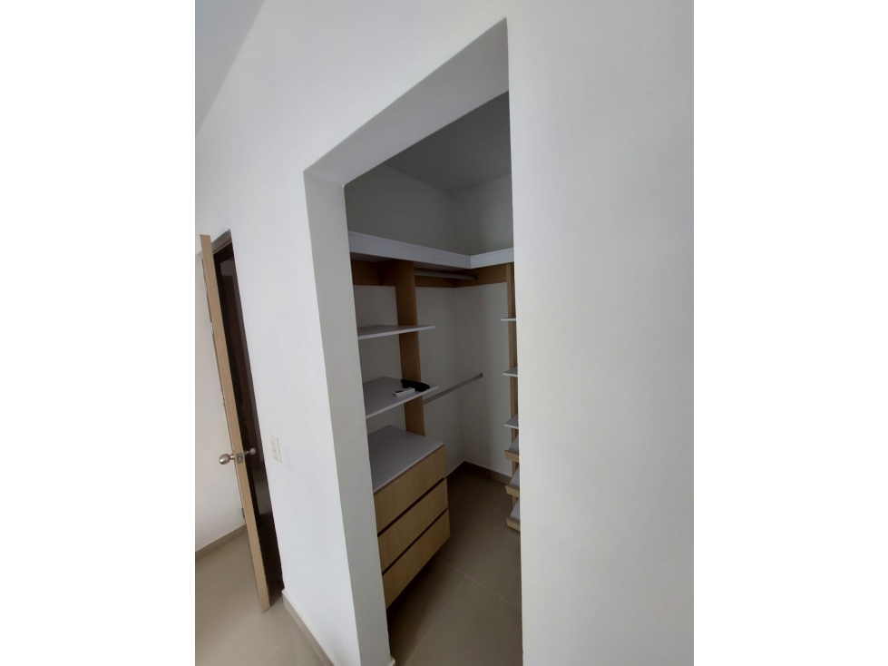 VENDE APARTAMENTO AMOBLADO EN EL BARRIO LA CASTELLANA EN MONTERIA — foto 2