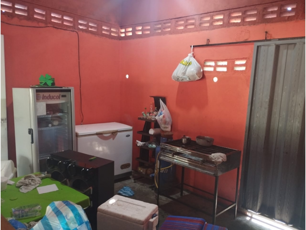 VENDE CASA FINCA MAS LOCALES COMERCIALES KM 12 - 2